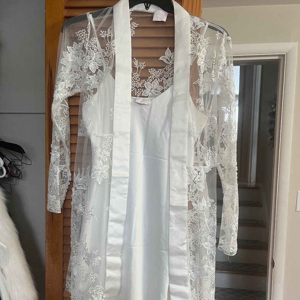 Le Rose bridal Robe